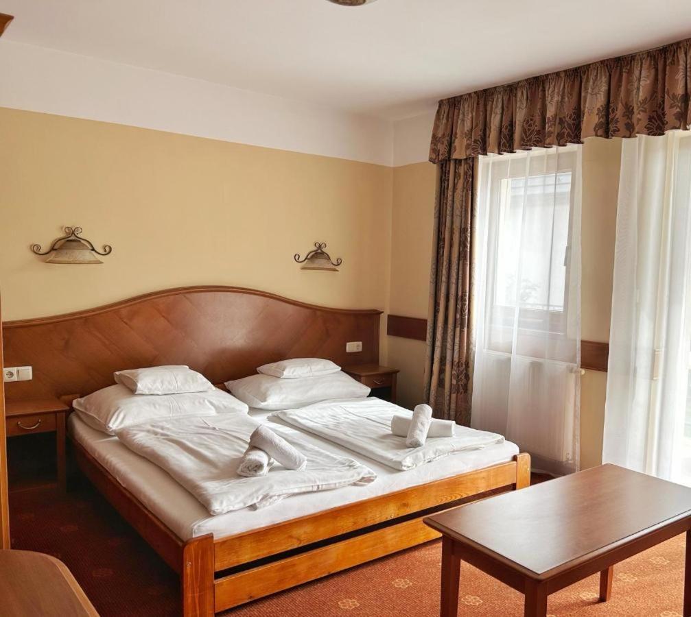 Hévíz Fonix Wellness *** 1 A Epulet B&B 외부 사진