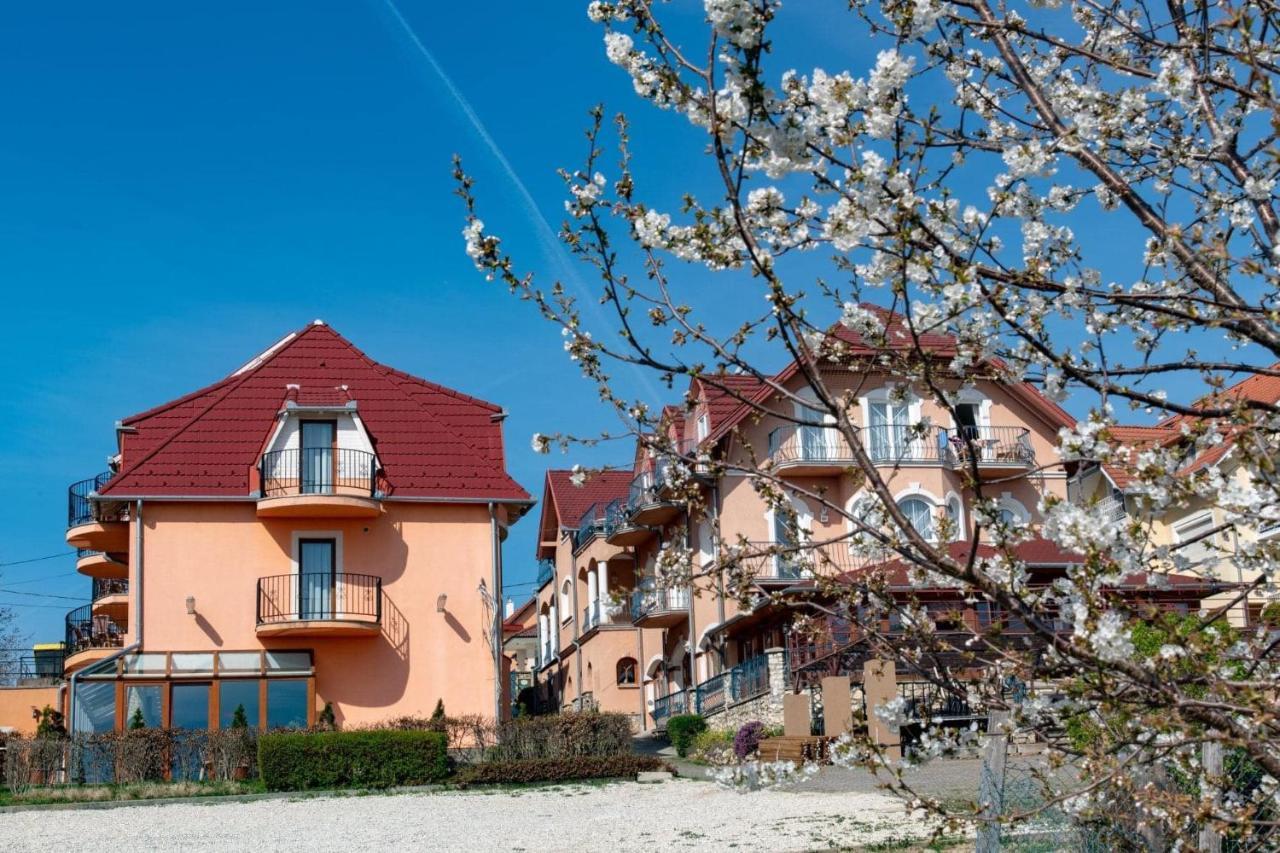 Hévíz Fonix Wellness *** 1 A Epulet B&B 외부 사진
