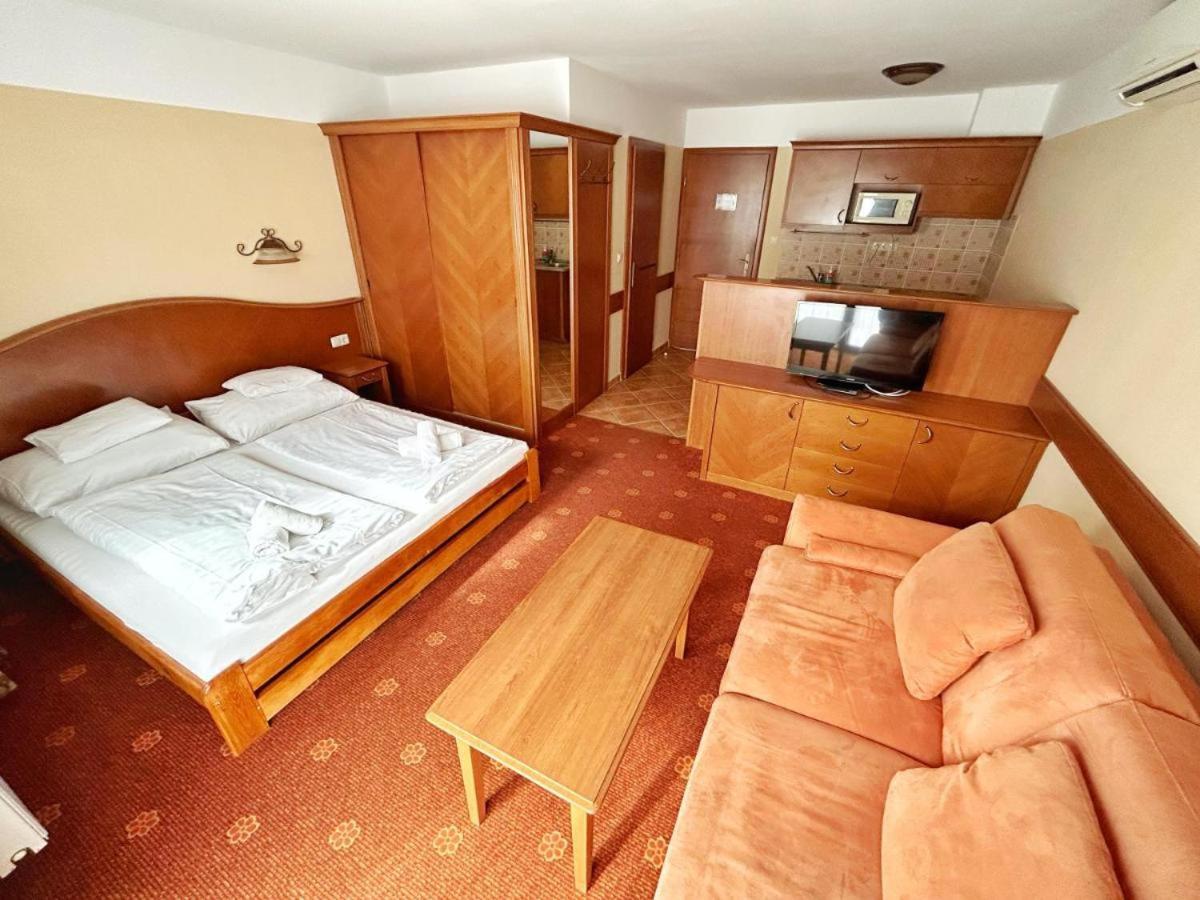 Hévíz Fonix Wellness *** 1 A Epulet B&B 외부 사진