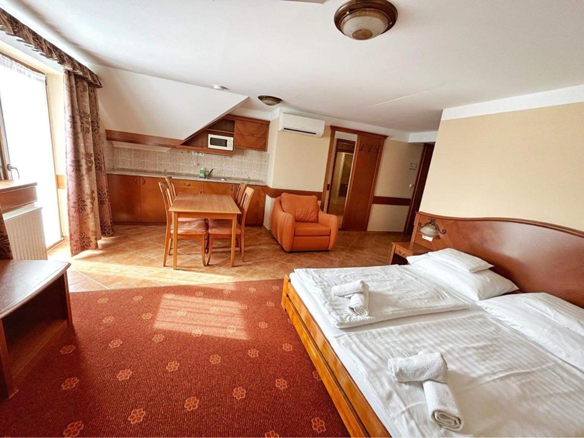 Hévíz Fonix Wellness *** 1 A Epulet B&B 외부 사진
