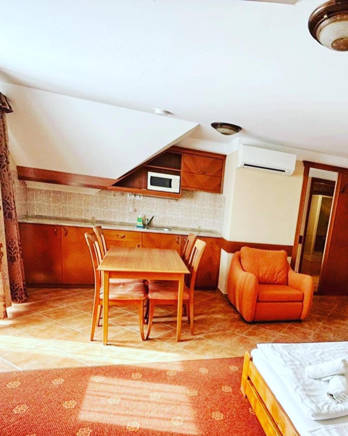 Hévíz Fonix Wellness *** 1 A Epulet B&B 외부 사진