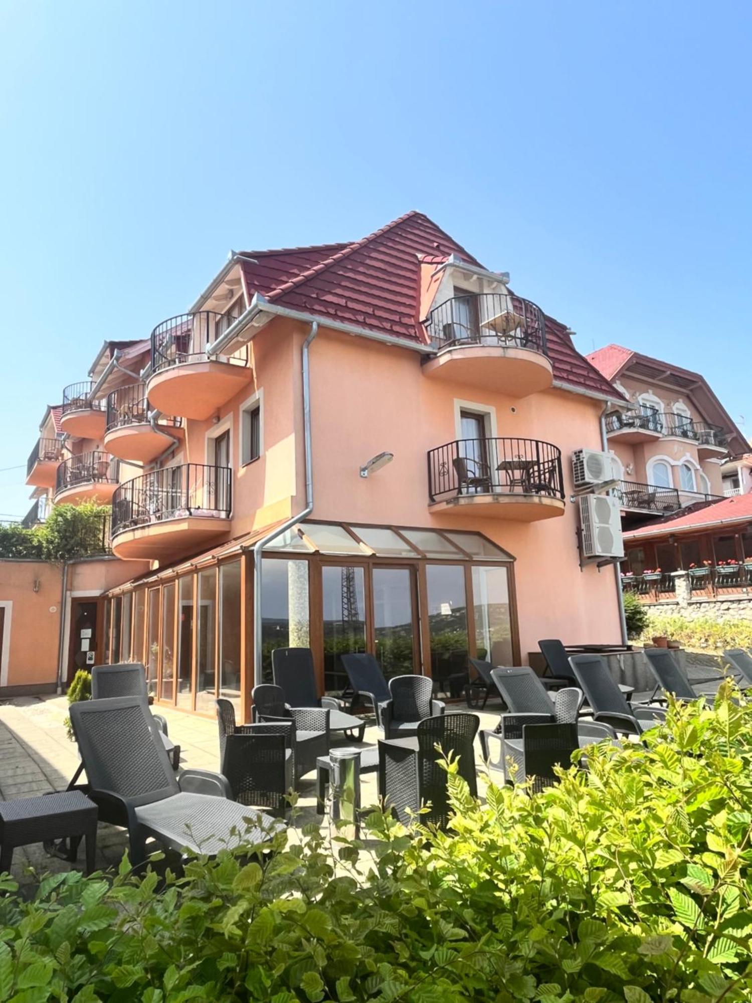 Hévíz Fonix Wellness *** 1 A Epulet B&B 외부 사진