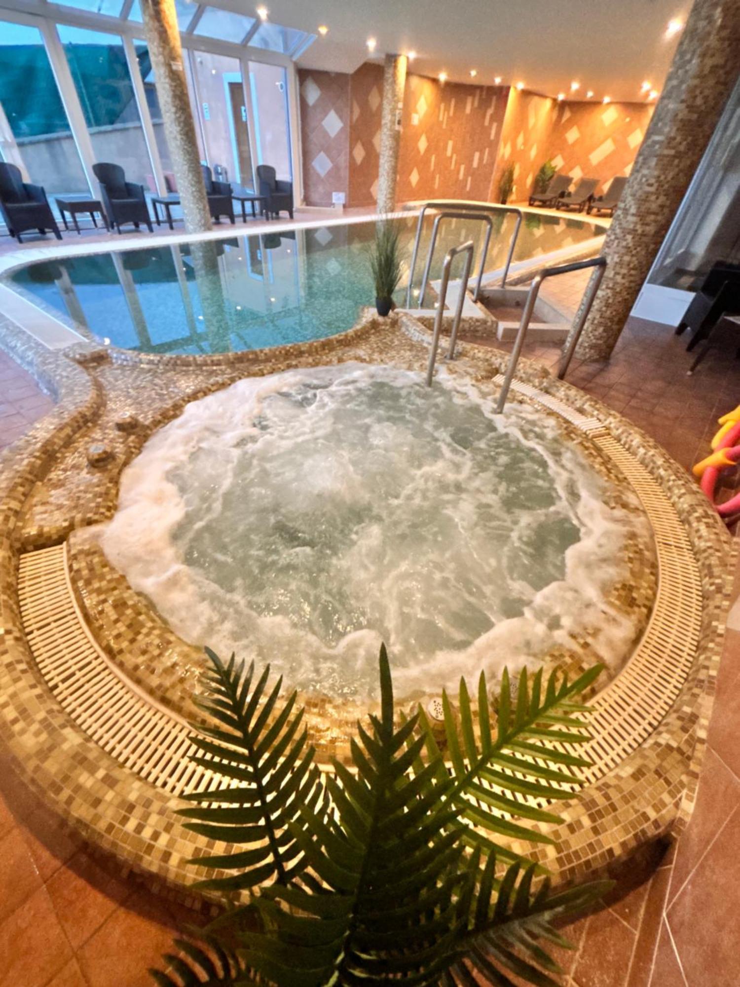 Hévíz Fonix Wellness *** 1 A Epulet B&B 외부 사진